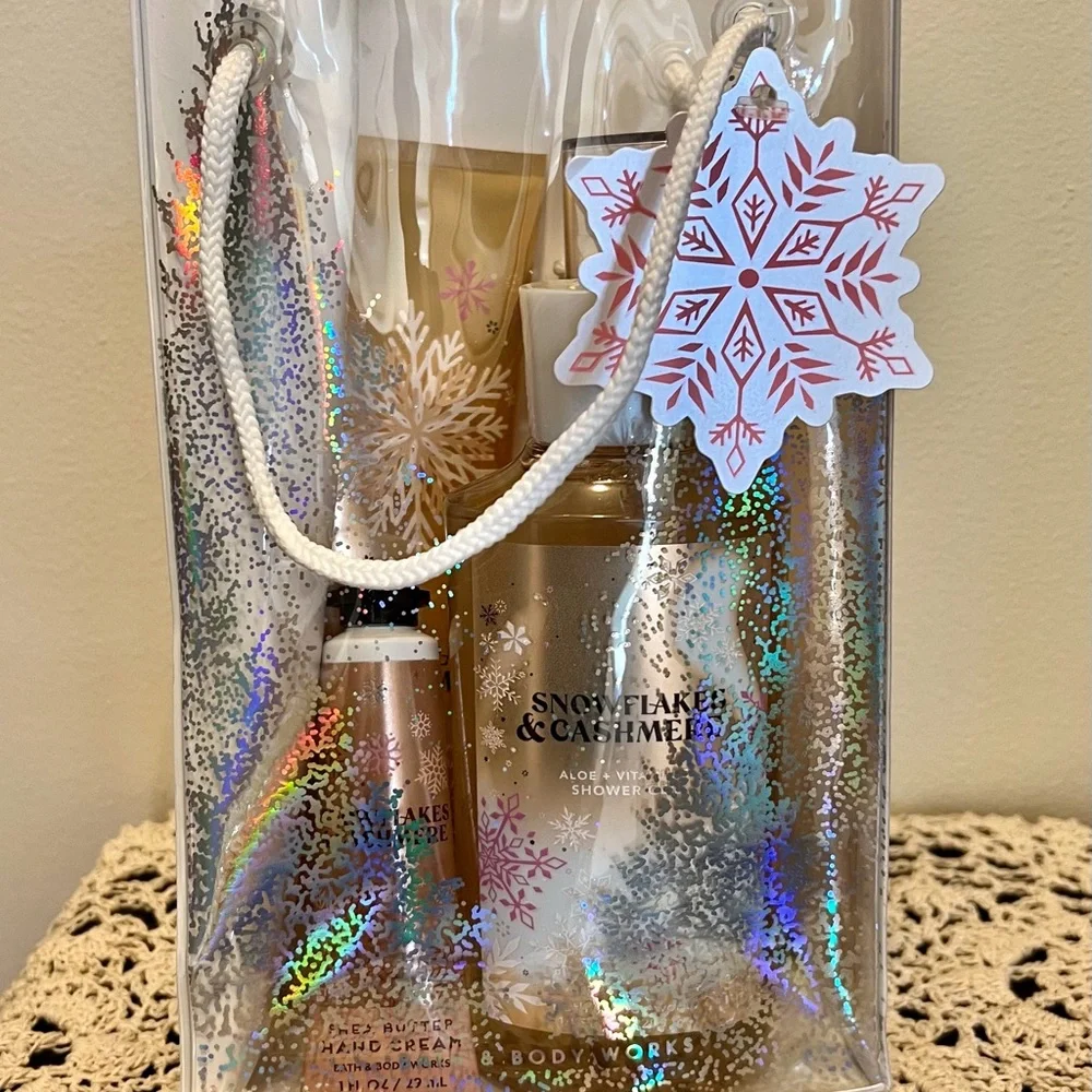 B & BW Snowflakes & Cashmere - Picture 3 of 5